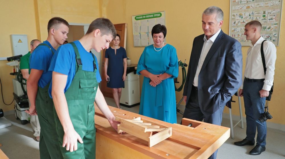 Сергей Аксёнов поздравил студентов Крымского многопрофильного колледжа с началом нового учебного года